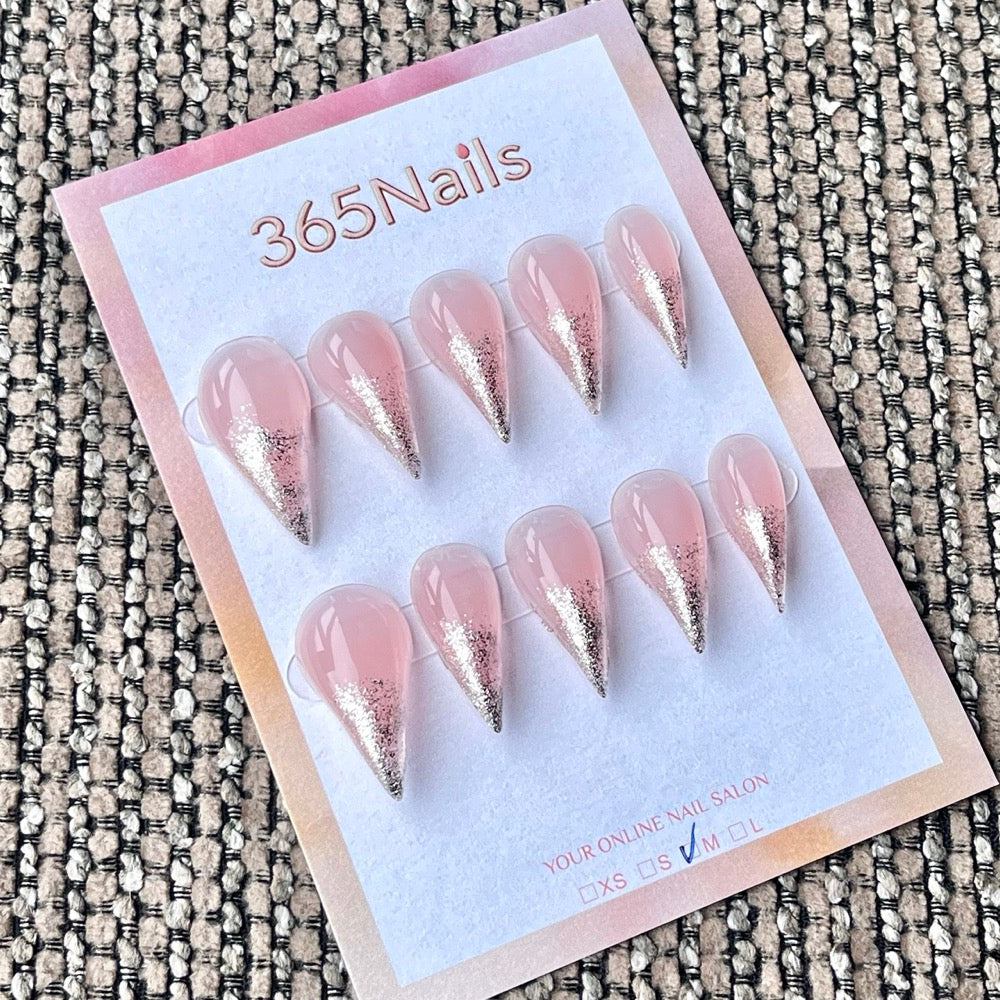 365nails: "시어 핑크 실버 글리터 그라데이션 팁" – 미니멀 글로스 수제 롱 스틸레토 네일