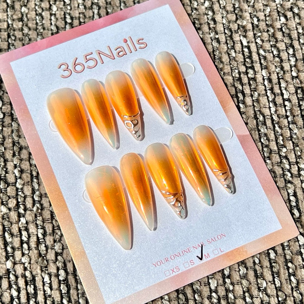 365nails: 앰버 오로라 — 스틸레토형 수제 프레스온 네일