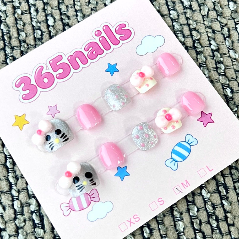 365nails: "Kitty Sparkle" – 3D Character Handmade Short Square Nails