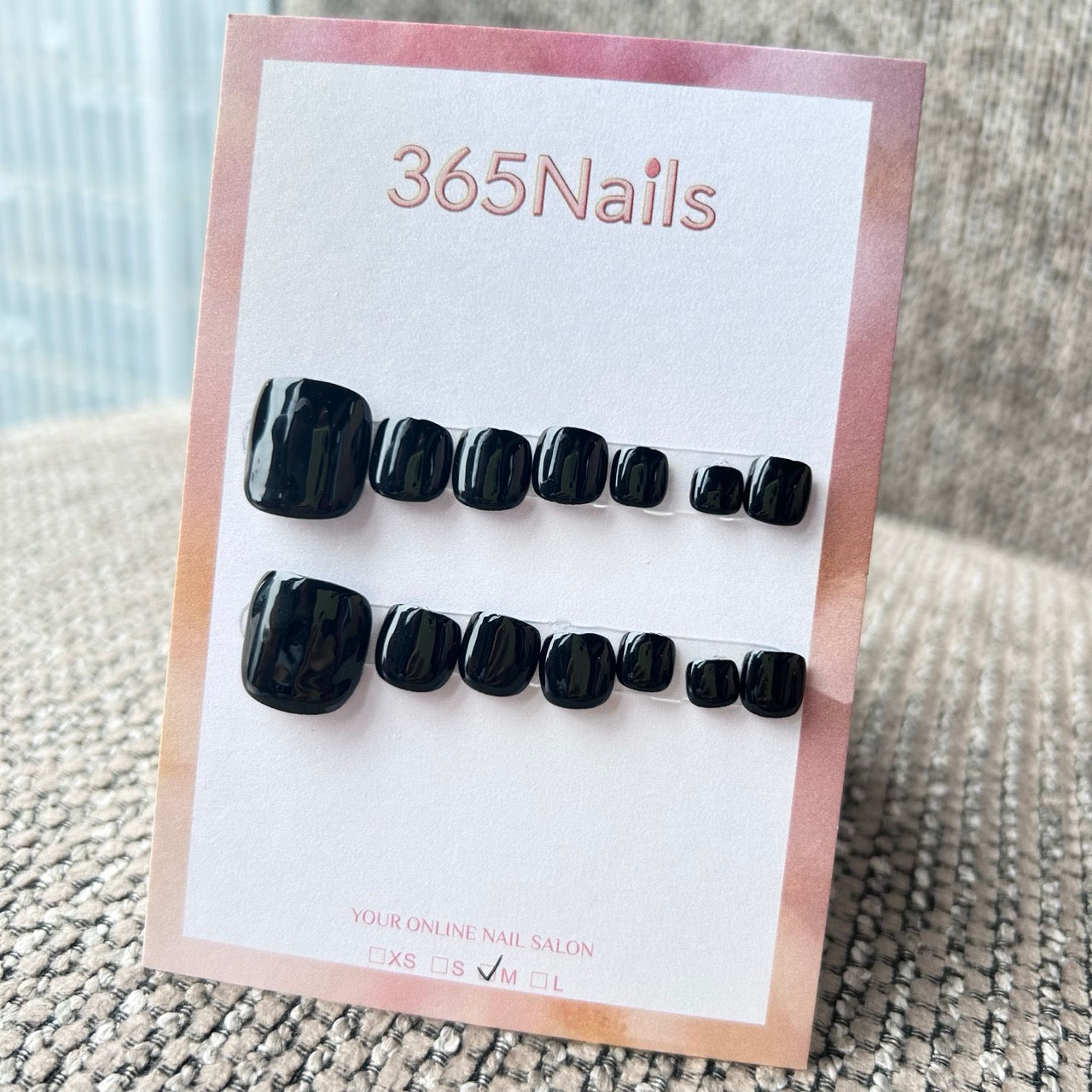 365nails: "glossy classic solid black" – handmade press-on pedicure