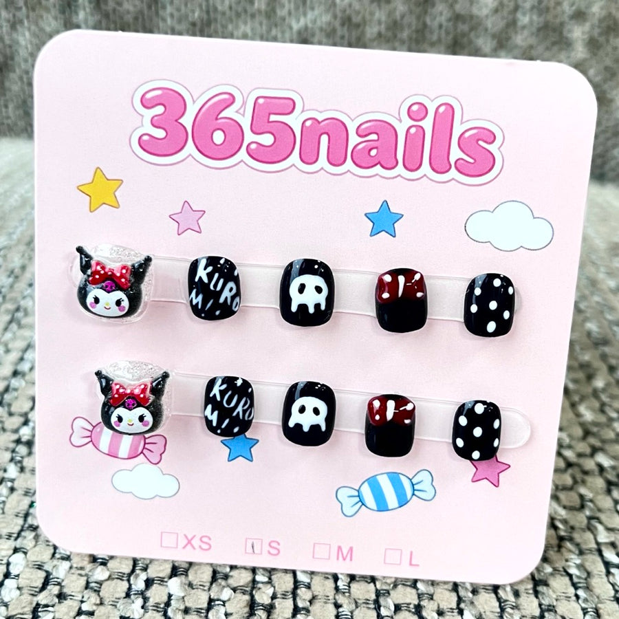 365nails : Kuromi — Nuit fantomatique — ongles press-on courts 3D fait main