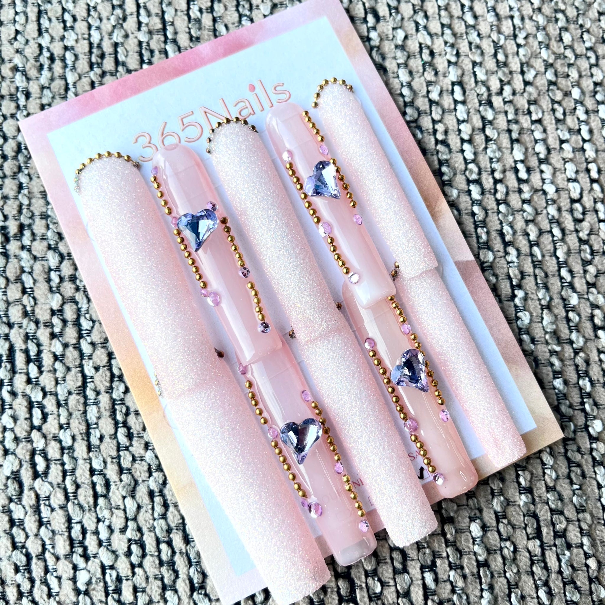 365nails: "Pink Glitter Heart Long" – Handmade Long Trapezoid Press-On Nails