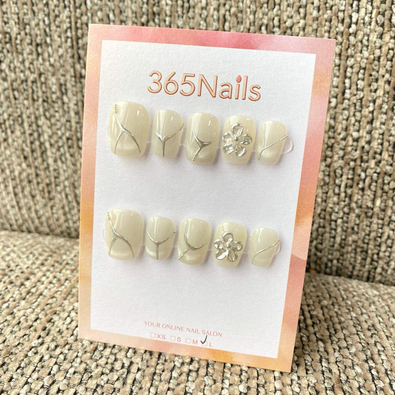 365nails: "White Silver 3D Flower Line" – handmade press-on nail