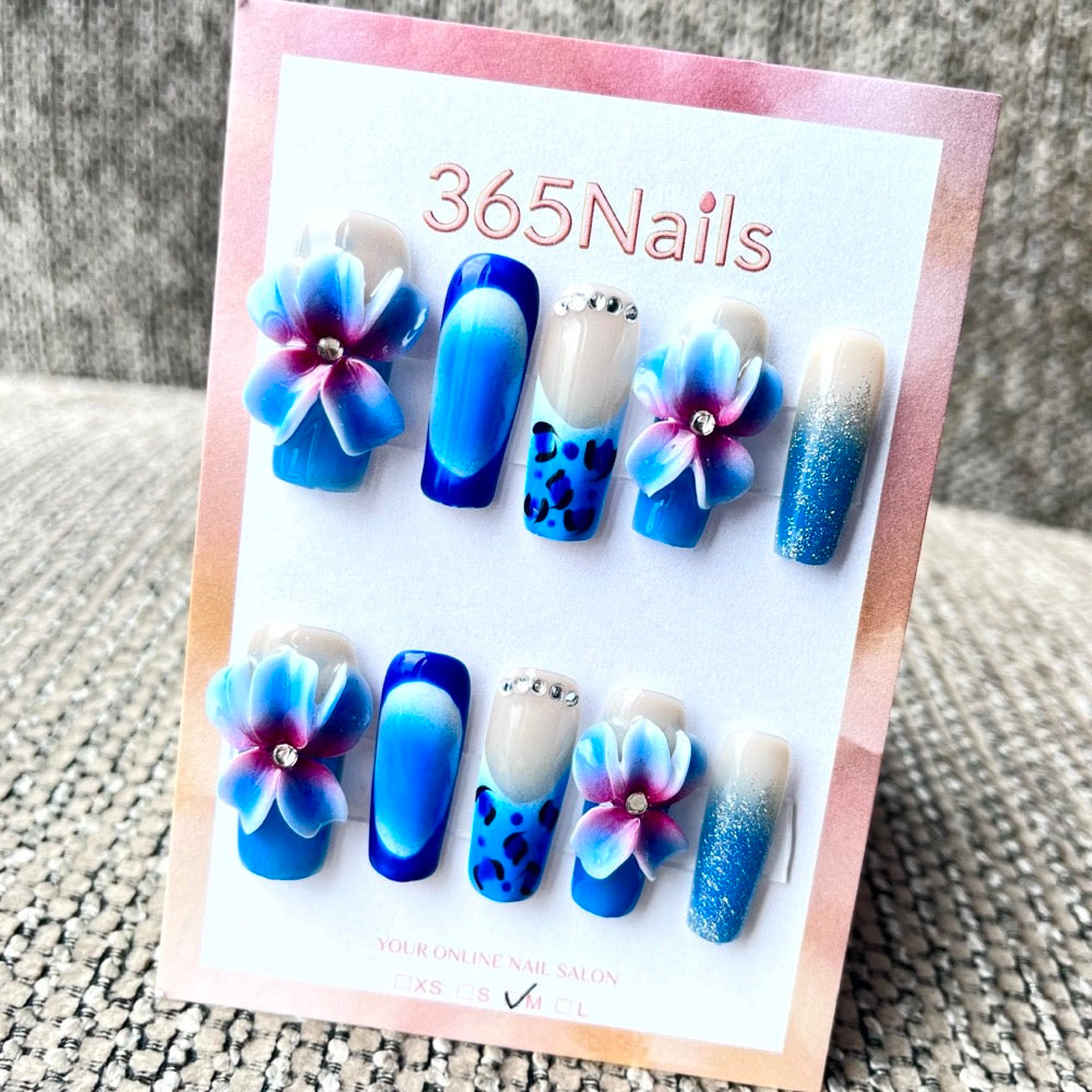 365nails：「藍寶夢境」— 3D 花卉與漸層手工製方形穿戴甲