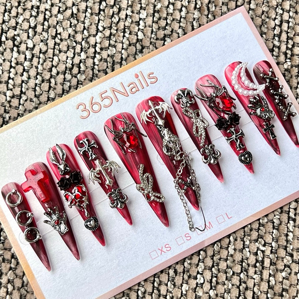 365nails : « Rouge gothique — araignée, croix, serpent, rose » — ongles press-on fait main