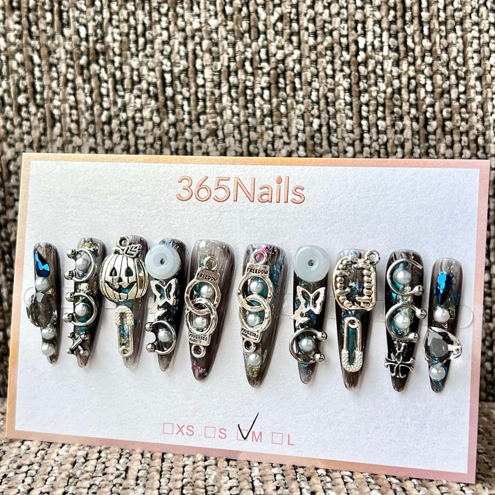 365nails: 할로윈 호박 고딕 진주 스틸레토형 — 수제 프레스온 네일
