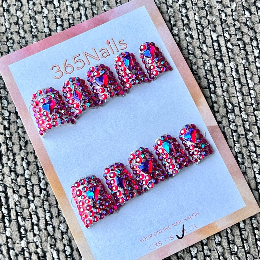 365nails: "Red Heart Rhinestone" – Handmade Short Trapezoid Press-On Nails
