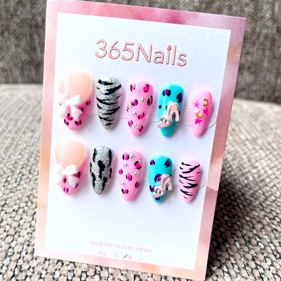 365nails: "Pop Sauvage" – ongles press-on forme amande, fait main, 3D motif animalier, mélange de matériaux