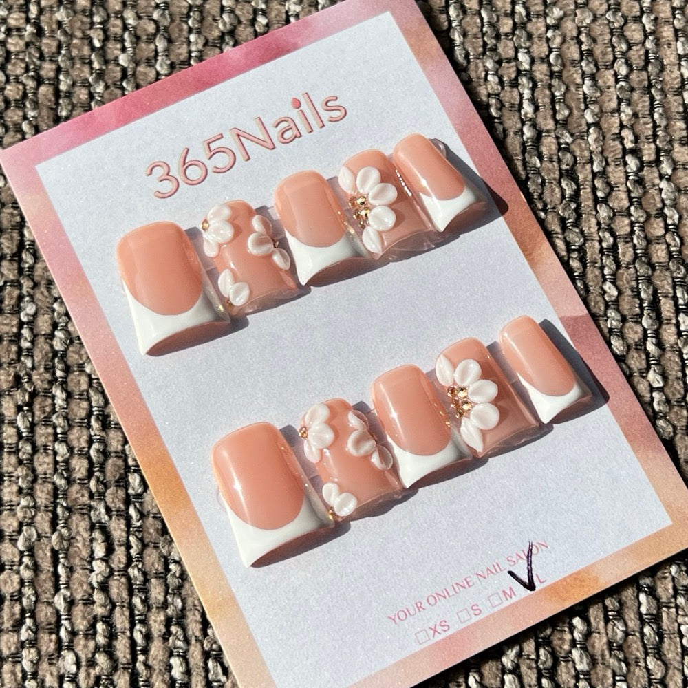 365nails: "Flor de Pêssego" – Unhas Postiças Artesanais 3D com Ponta Francesa Floral Quadradas Curtas
