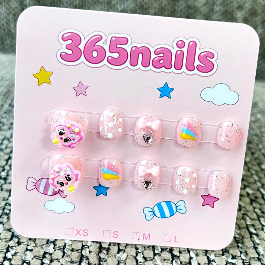 365nails: "핑크 강아지의 무지개" – 3D 캐릭터 수제 숏 네일