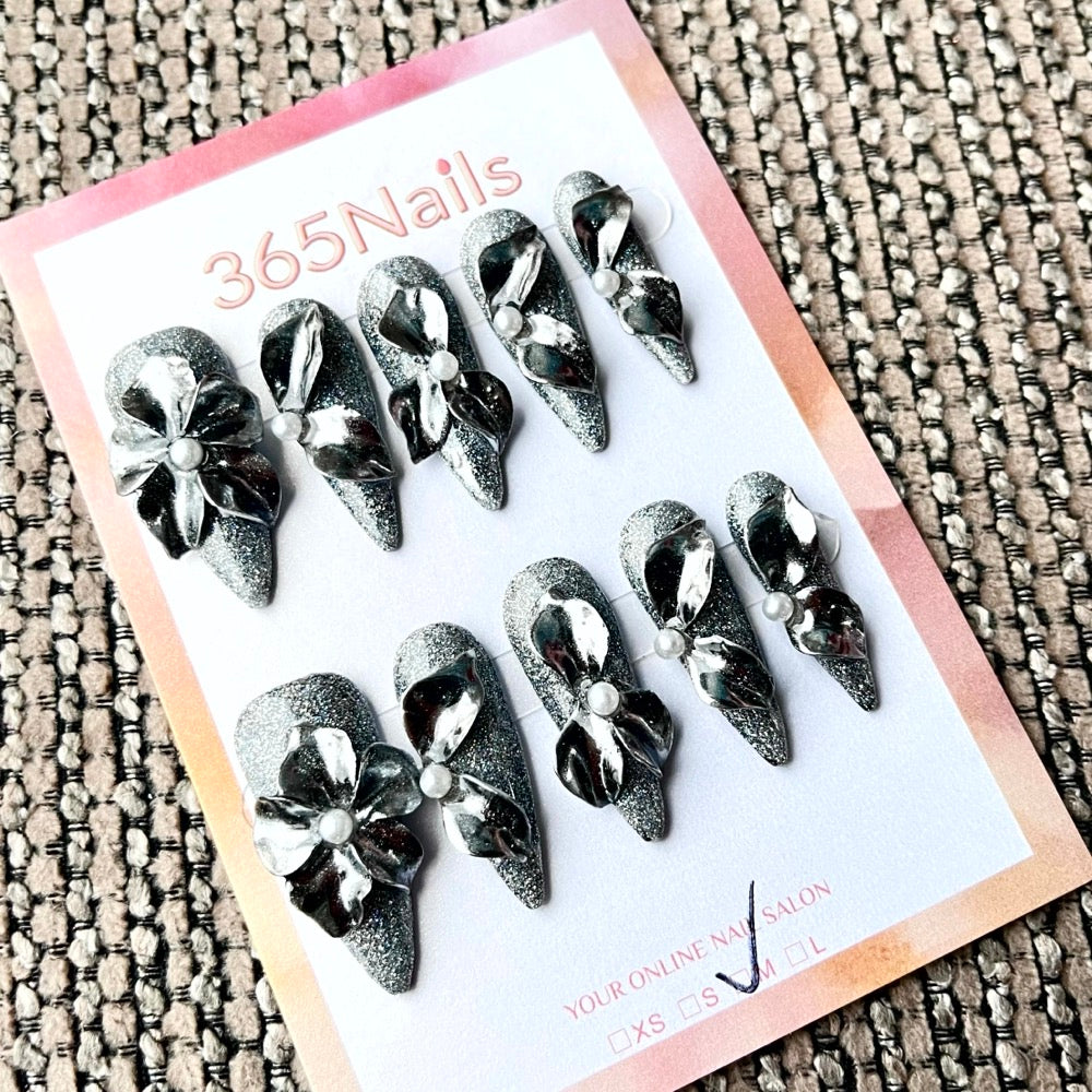 365nails: "液態金屬綻放" – 3D 金屬花朵 手工製 尖形 穿戴甲