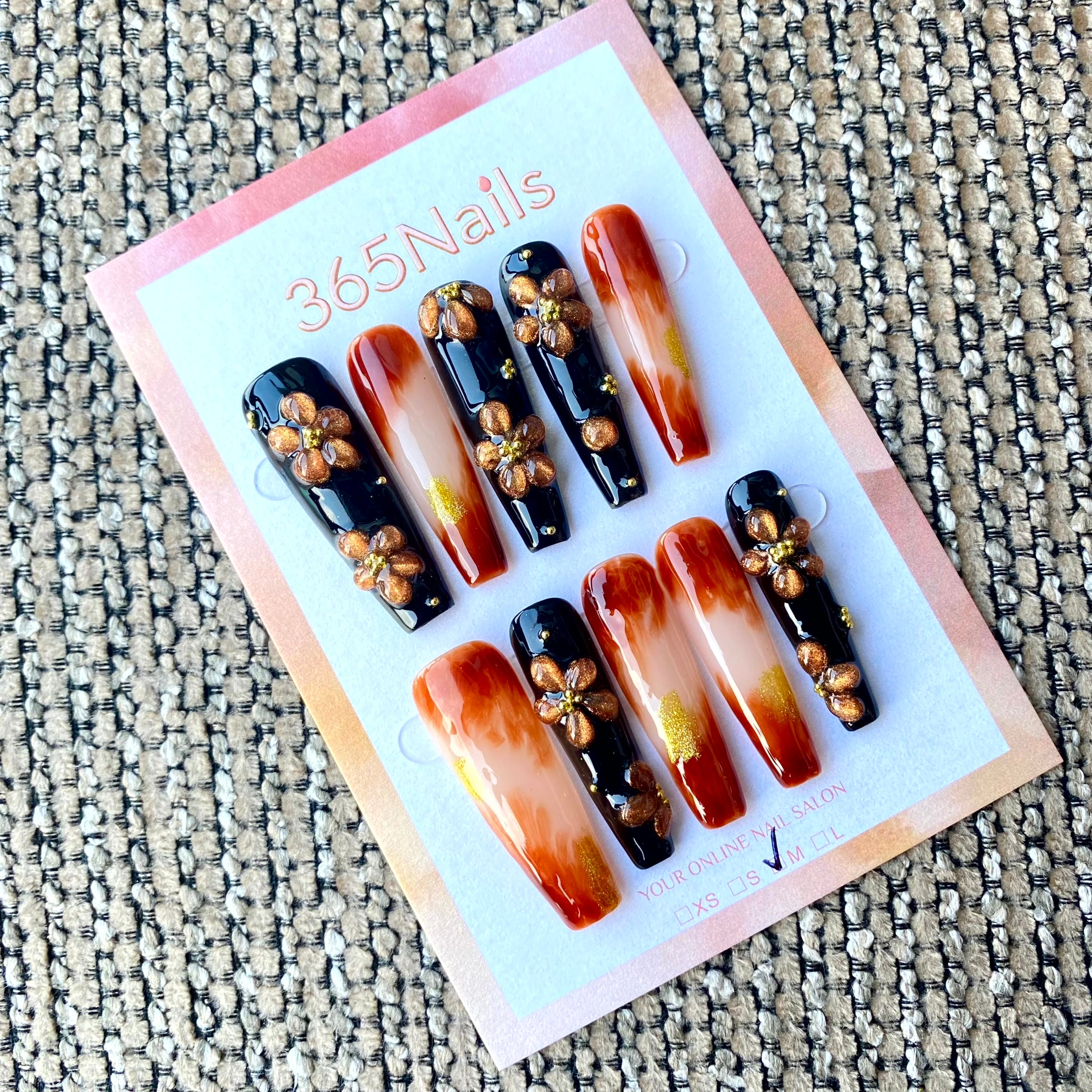 365nails: 호박빛 블룸 누아르 — 3D 플라워 & 그라데이션 수제 코핀형 네일