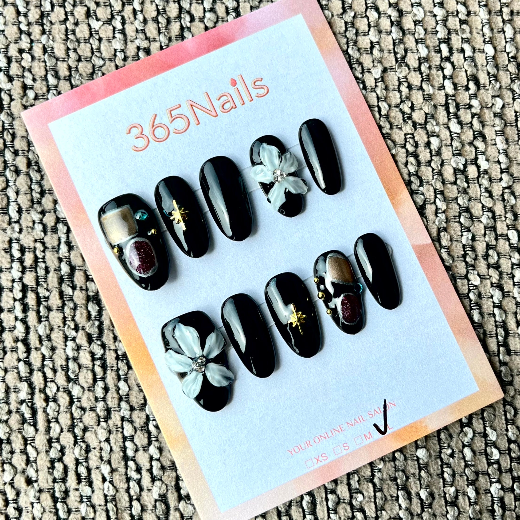 365nails: "한밤의 블룸" — 3D 플로럴 & 젬스톤 수제 프레스온 네일 숏 스퀘어형