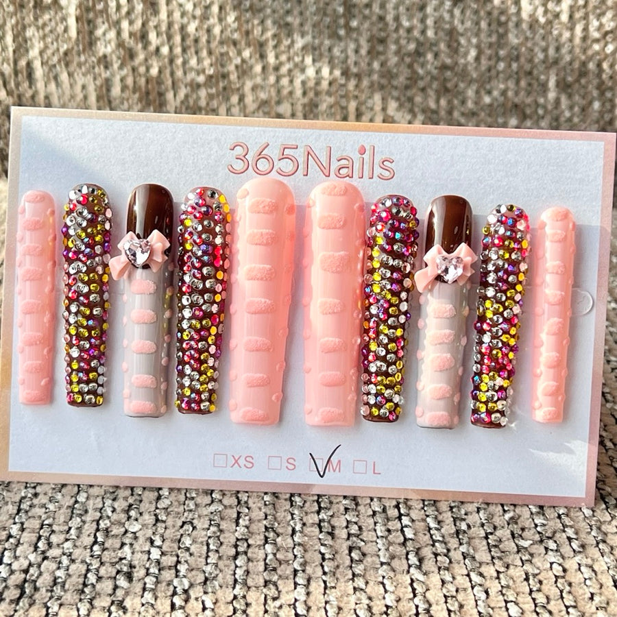 365nails : ongles press-on fait main, longs, forme trapèze — nœud strass rose et marron