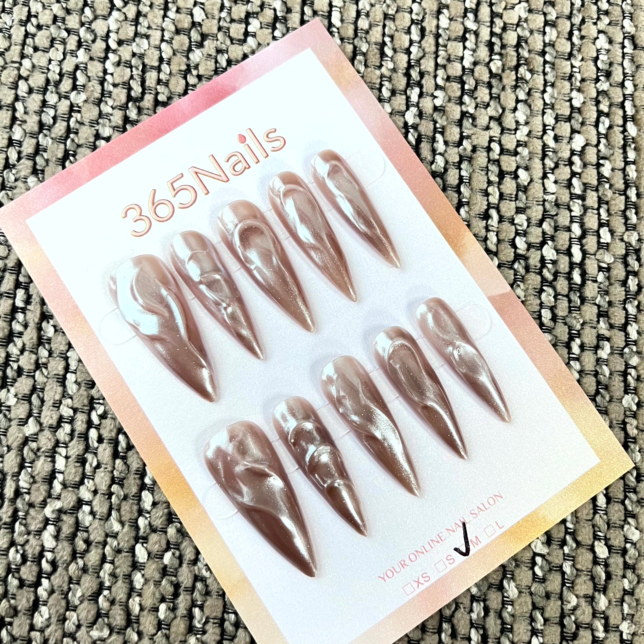 Vague Nude: "Ondulation Aurore" – Ongles Press-on Longs Forme Stiletto
