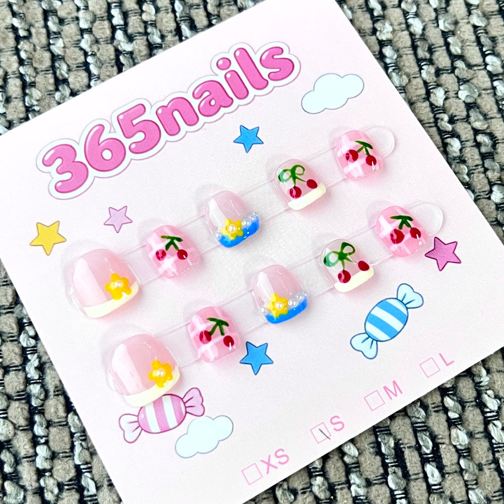 365nails: "Jardin de Cerises" – ongles press-on courts forme carrée, fait main, 3D fleurs et fruits