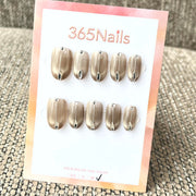 365nails: "샴페인 실크" – 미니멀 실버 라인 캣아이 수제 오벌형 프레스온 네일