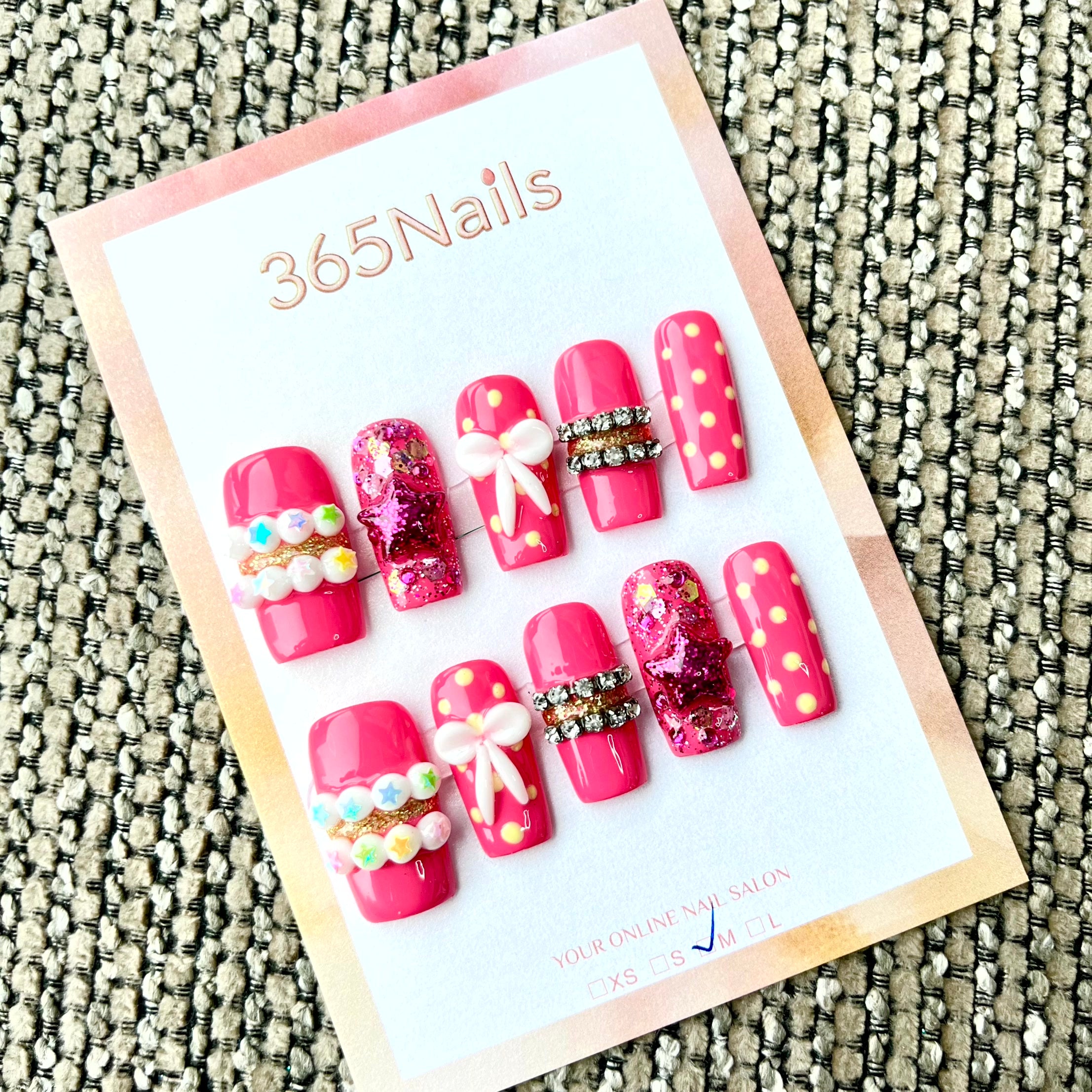 Sweet Barbie: "Laço Rosa Choque Perolado" – Unhas Postiças Longas Coffin