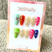 365nails：「Varsity Vibes」— 3D立體飾品與虎紋手工製杏仁形穿戴甲