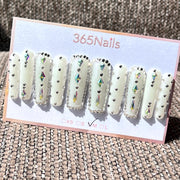 365nails: "Frosty Opulence" – 3D 라인스톤 수제 스퀘어형 네일