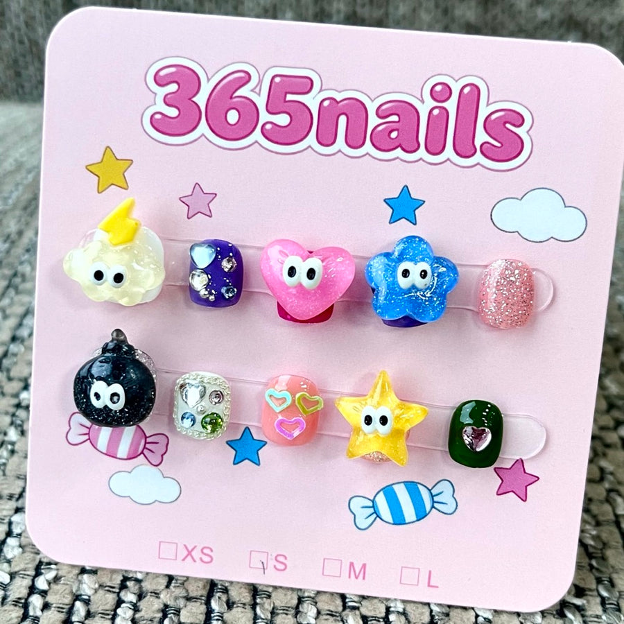365nails: 코스믹 큐티 – 3D 캐릭터 수제 숏 네일