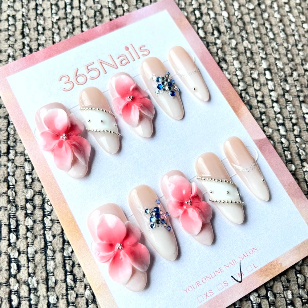 365nails: 핑크 블로썸 위스퍼 – 3D 플로럴 수제 아몬드형 프레스온 네일