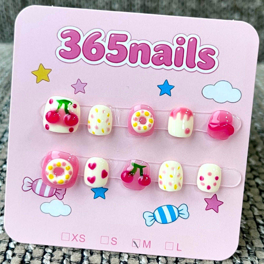 365nails: 스윗 도넛 딜라이트 – 3D 체리&도넛 수제 숏 스퀘어형 네일