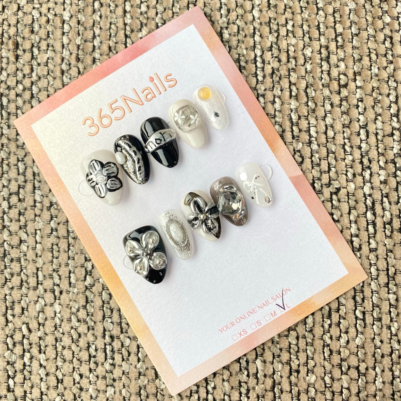 365nails: "Black White Silver 3D Flower Gemstone" – handmade press-on nail