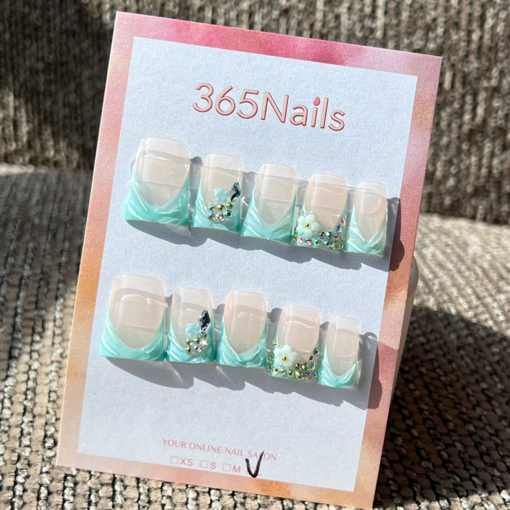 365nails: "薄荷微風" – 3D 花卉與蝴蝶 手工製 穿戴甲 短款 方形