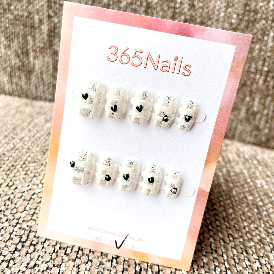 365nails: "Knit Heart" – 3D Textured Handmade Short Square Nails