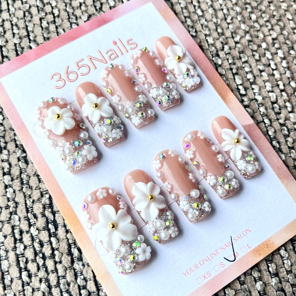 365nails : « Jardin scintillant » – Fleurs 3D, ongles forme carrée faits main