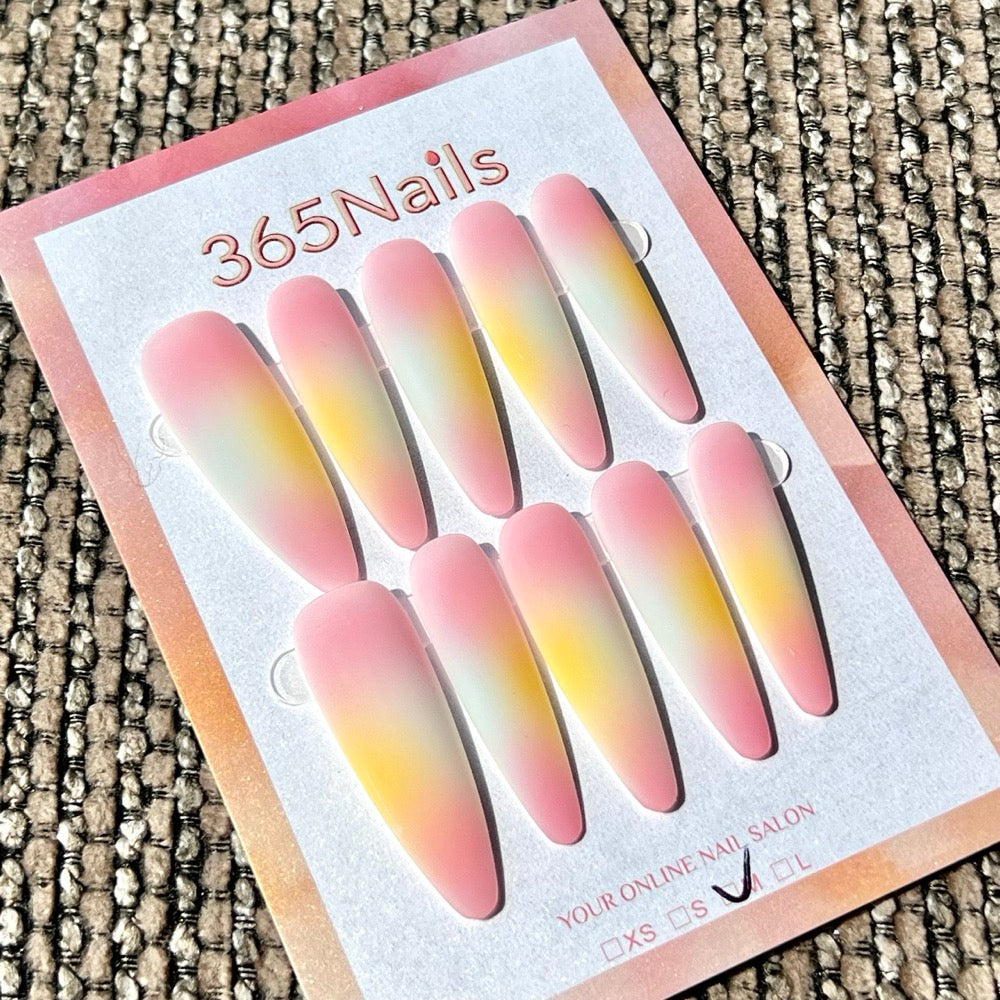 365nails: "Céu Algodão Doce" – Unhas Stiletto Gradiente Pastel Feitas à Mão