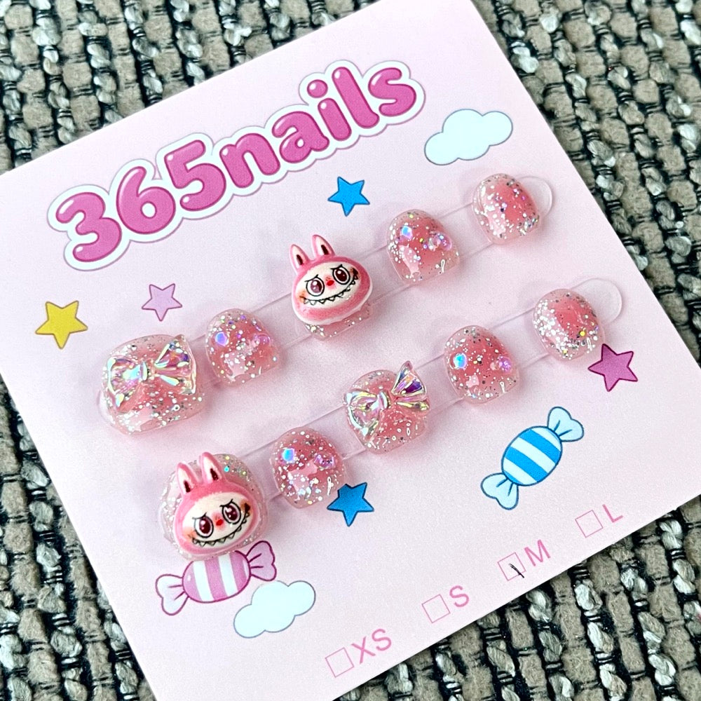 365nails: "Festa de Glitter da Coelhinha" – Unhas Curtas Artesanais com Personagem 3D