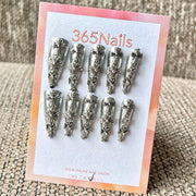 365nails: 「銀十字哥德風」— 3D金屬十字架鏡面手工製尖形甲片