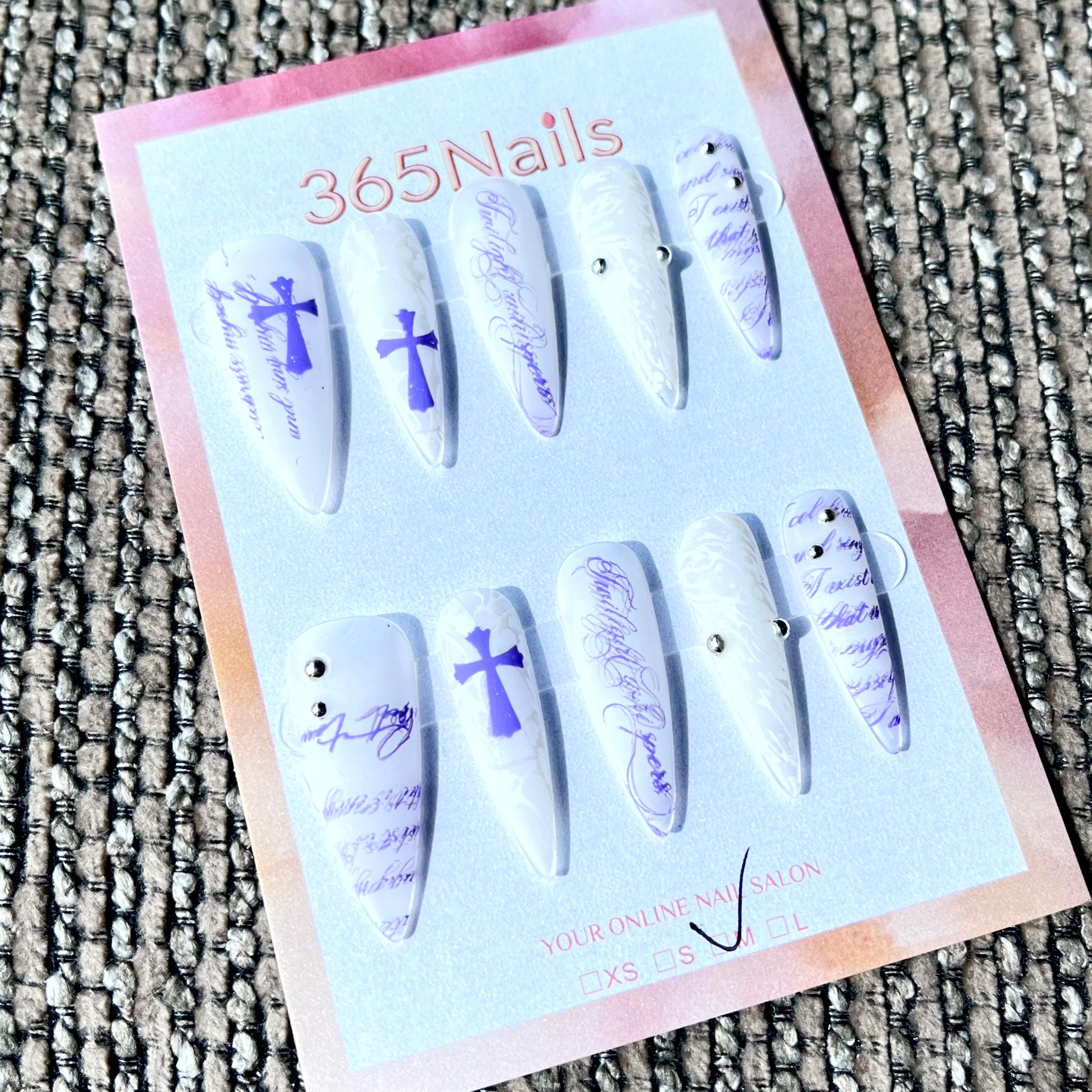 365nails: 보라 크로스 스크립트 – 수제 롱 샤프 스틸레토형 네일