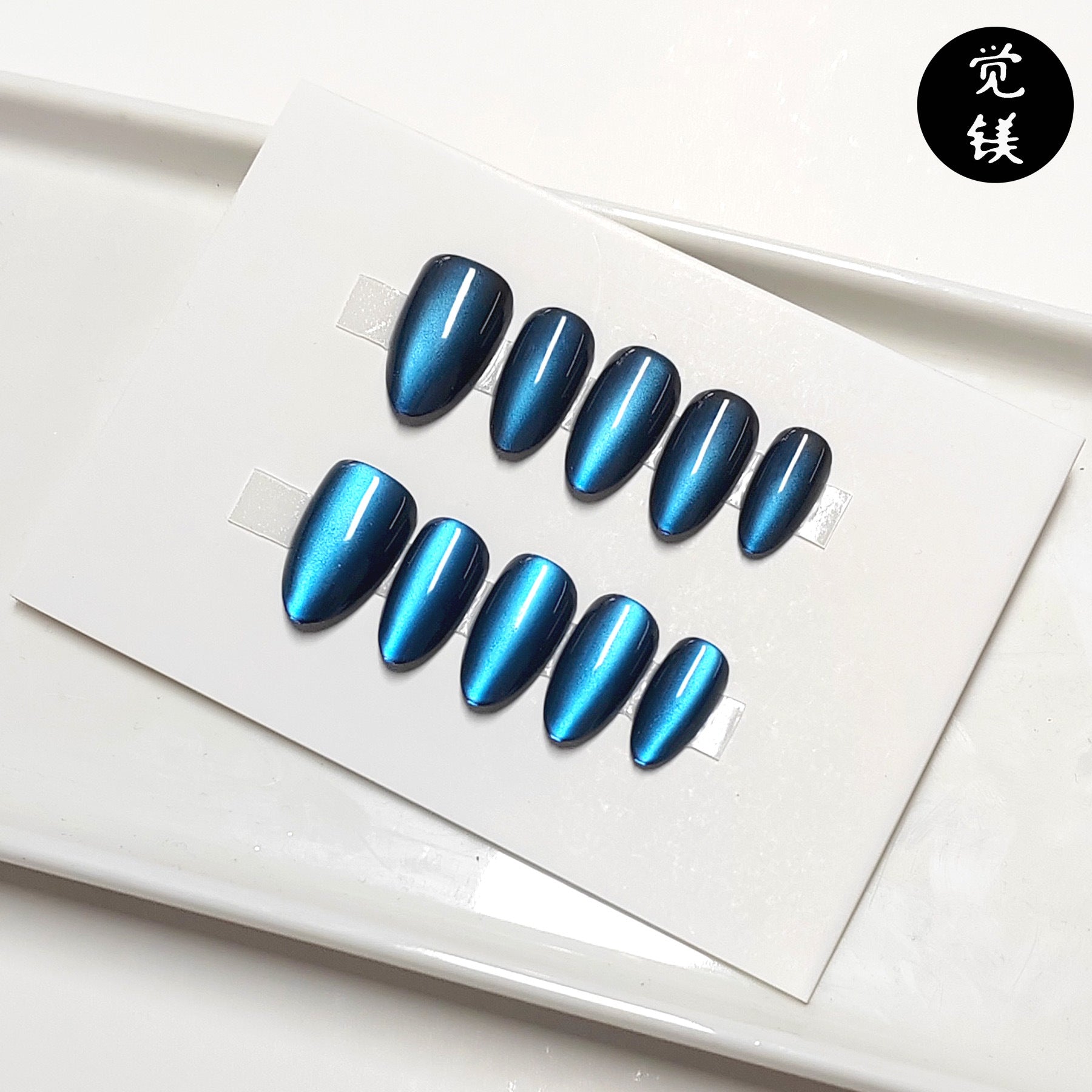 Chic Handmade Cat Eye Short Almond Press-On Nails