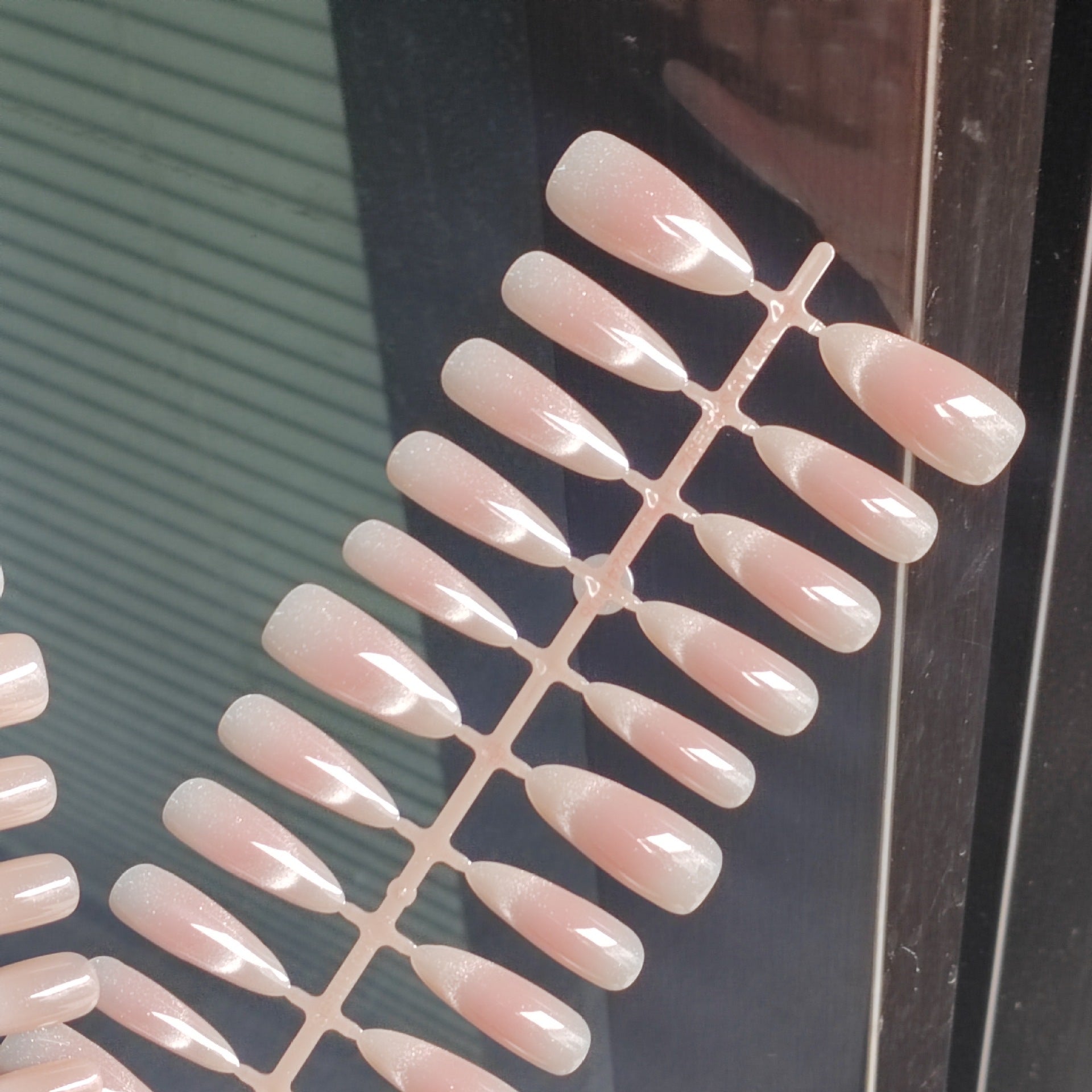 30Pcs Wholesale Cat Eye & Blush French Press-On Nail Tips