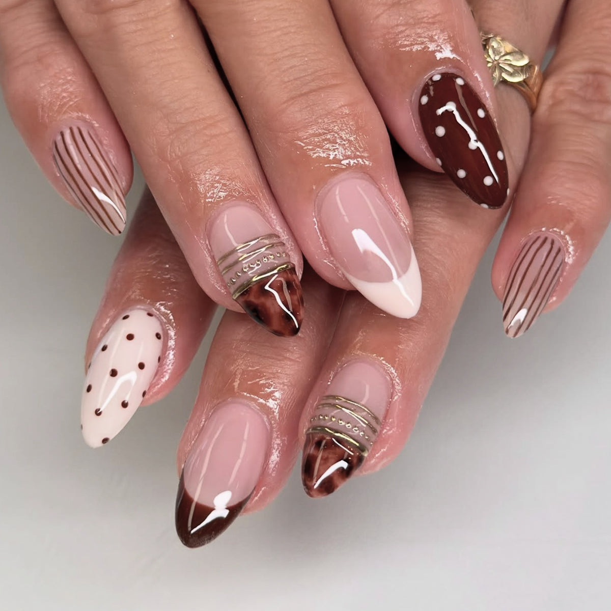 French Minimalist Geometric Nude Brown Almond Medium Press On Nails – JP4560