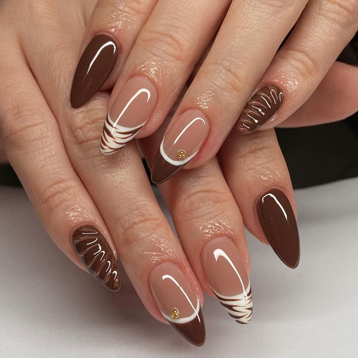 French 3D Charm Minimalist Animal Almond Medium Press On Nails – JP4548