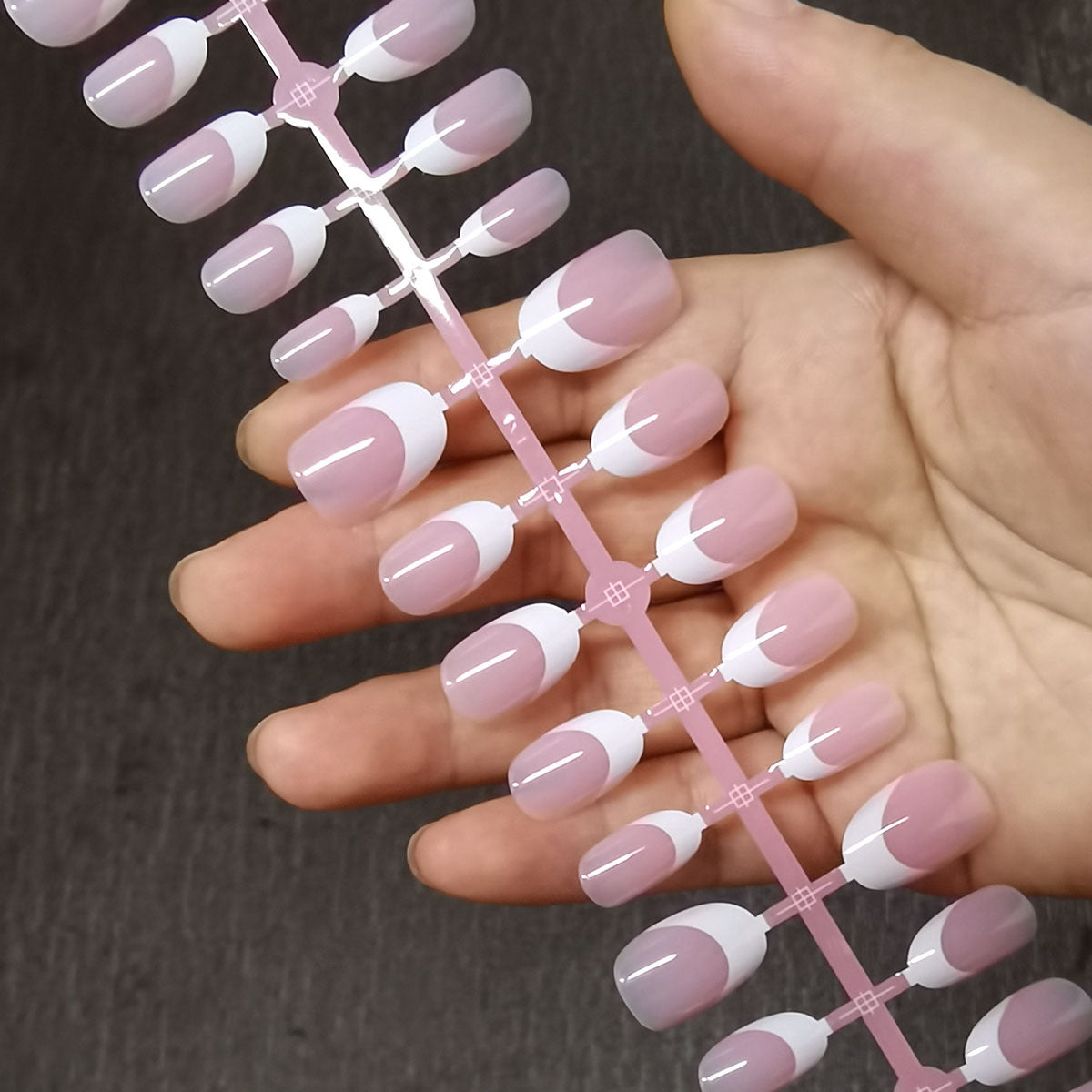 熱門短款橢圓形純色穿戴甲 日常配戴