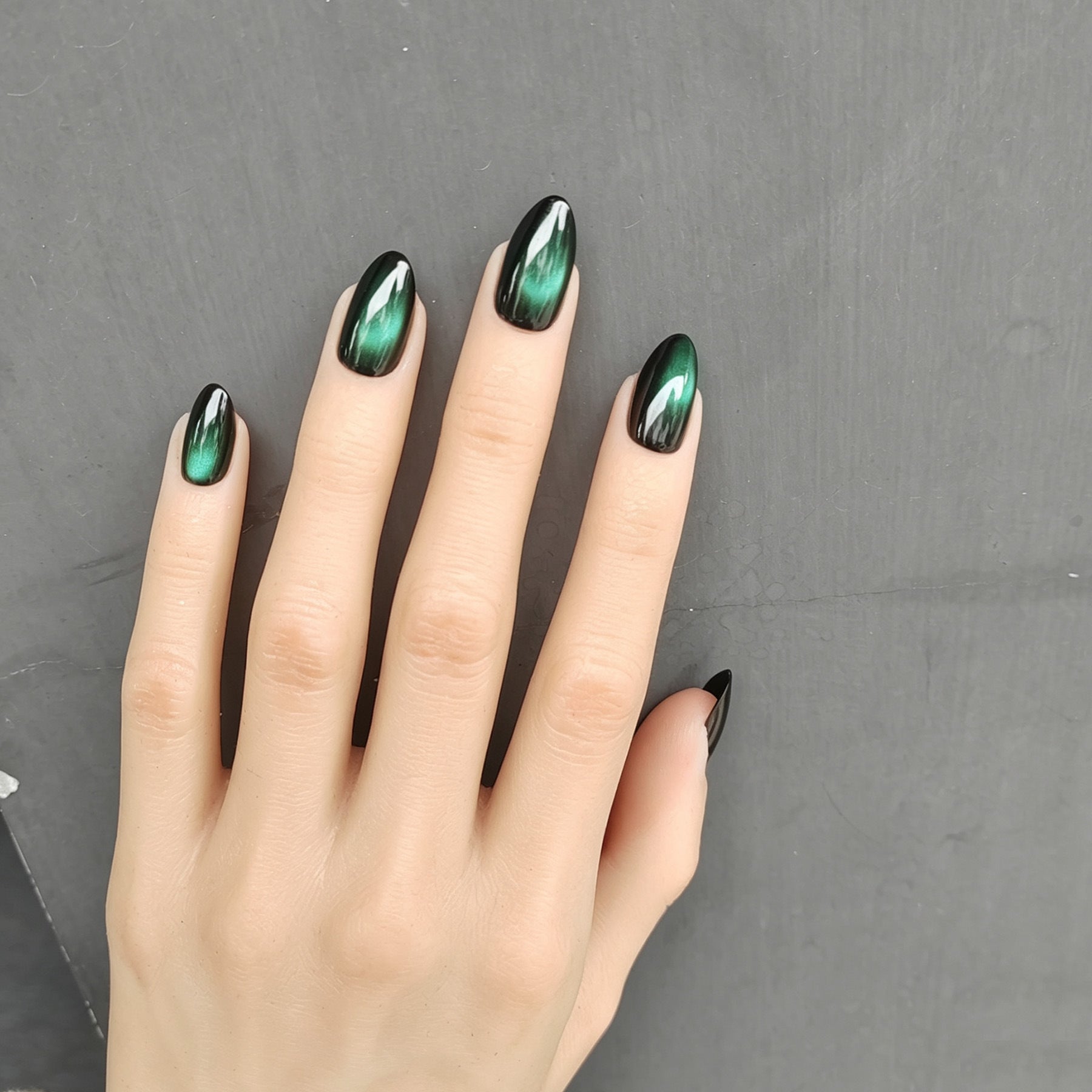 Chic Handmade Cat Eye Short Almond Press-On Nails