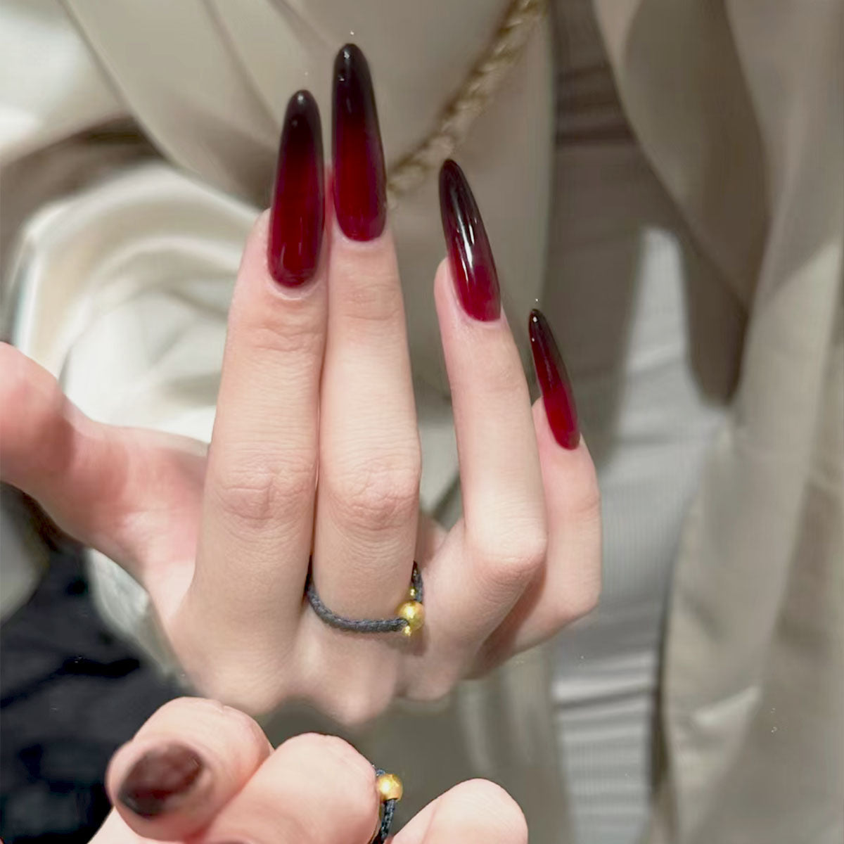 Chic Red & Black Ombre Press-On Nails | Edgy Short Square