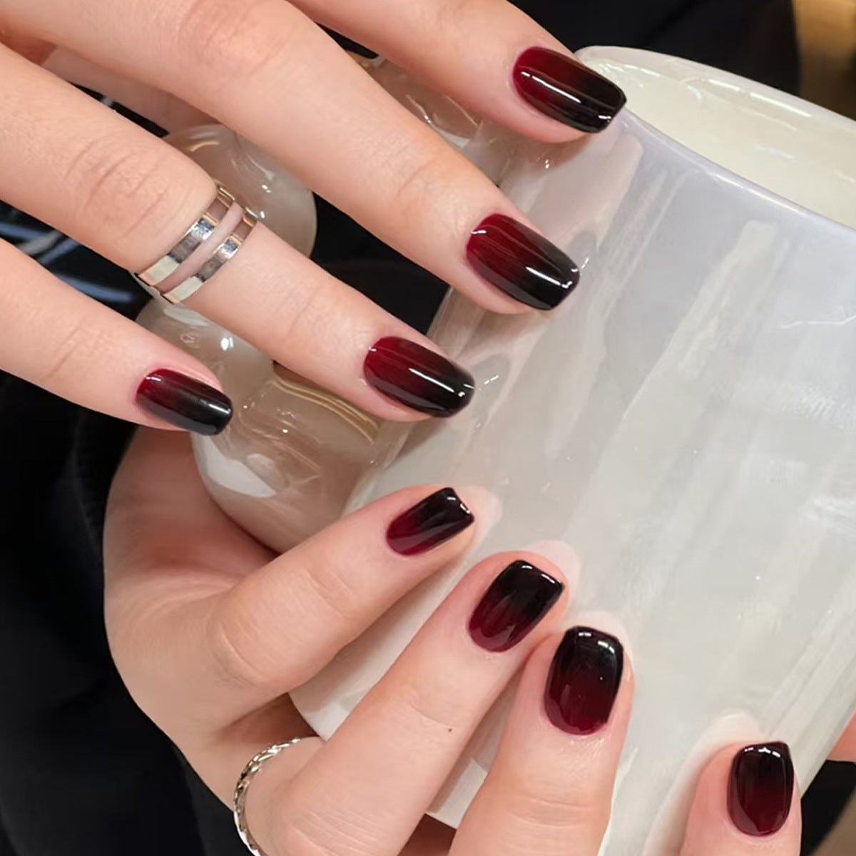 Chic Red & Black Ombre Press-On Nails | Edgy Short Square