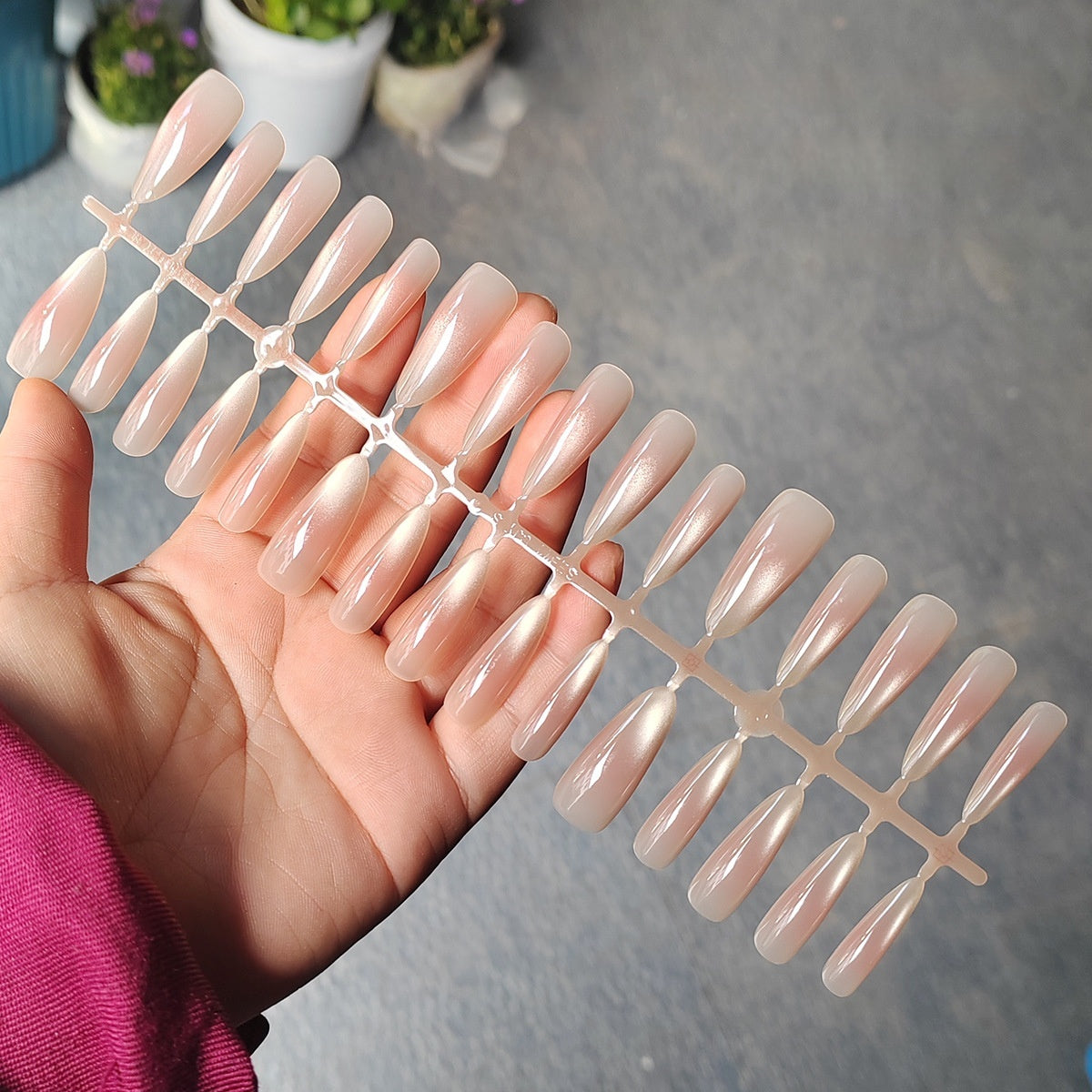 虹彩腮紅貓眼短款橢圓形穿戴甲 | 閃爍效果