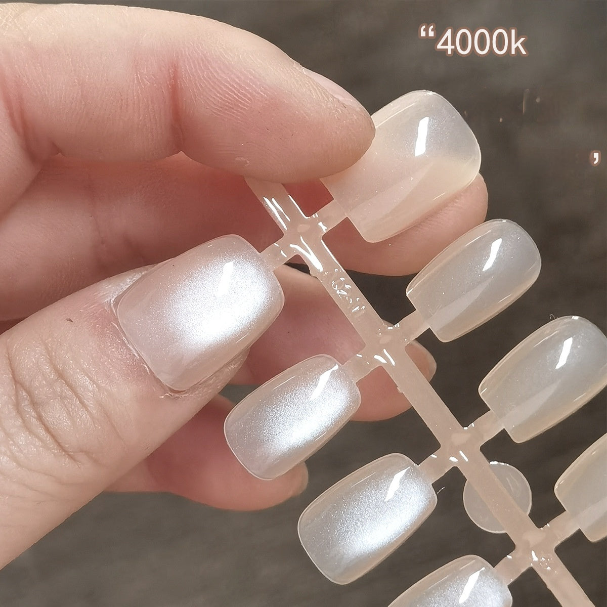 Short Nude Luminous Cat Eye Press-On Nails