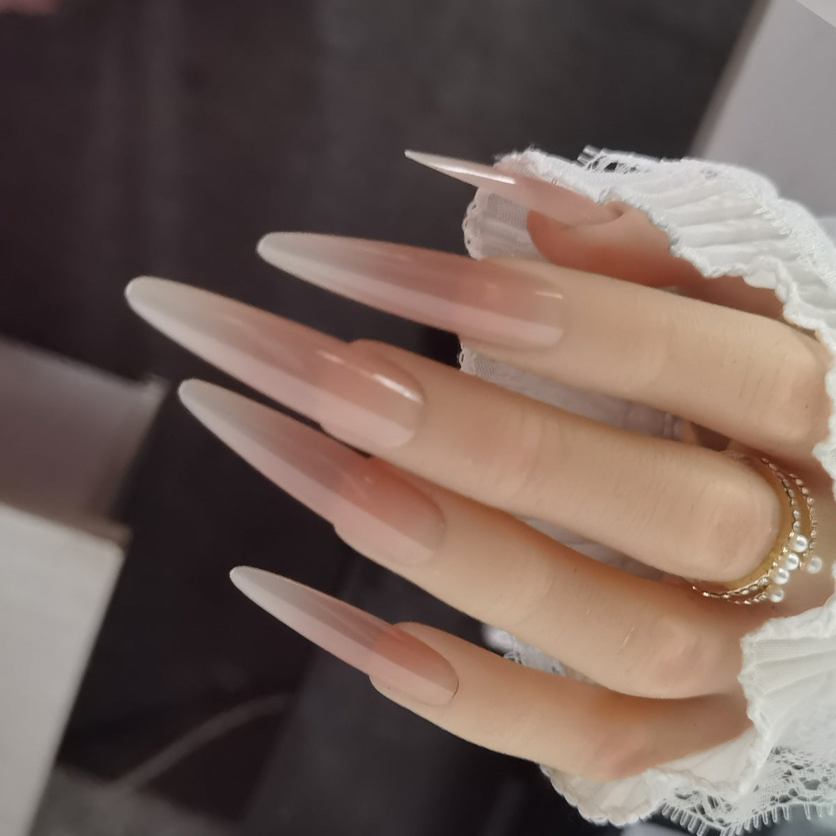 Ultra Long Pointy Stiletto Press-On Nails - Nude Blush Ombre