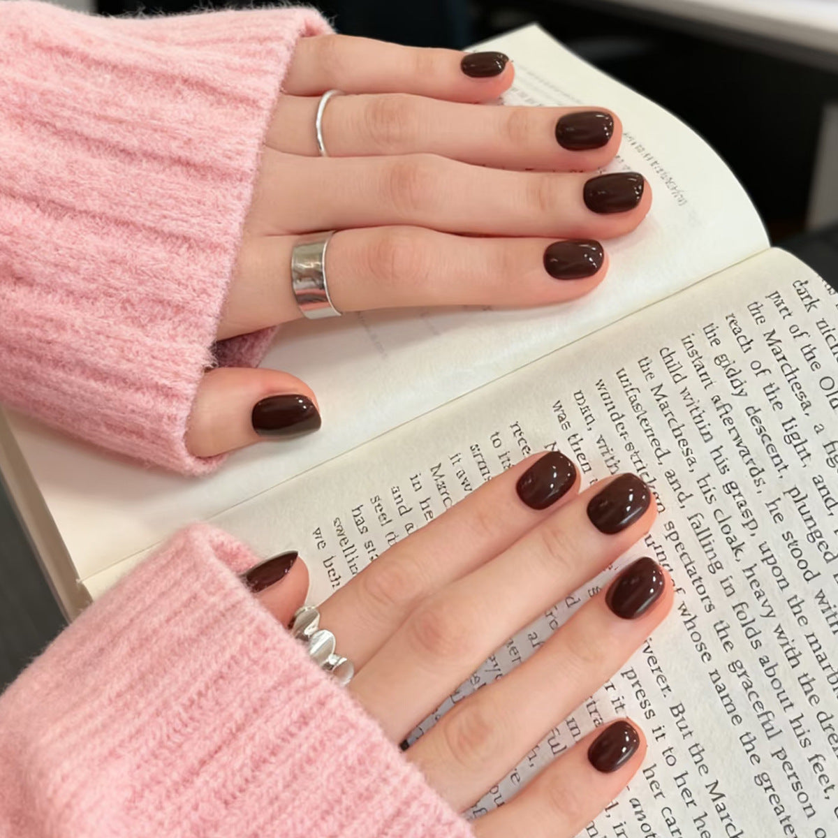 Chic Dark Chocolate Brown Short Press-On Nails