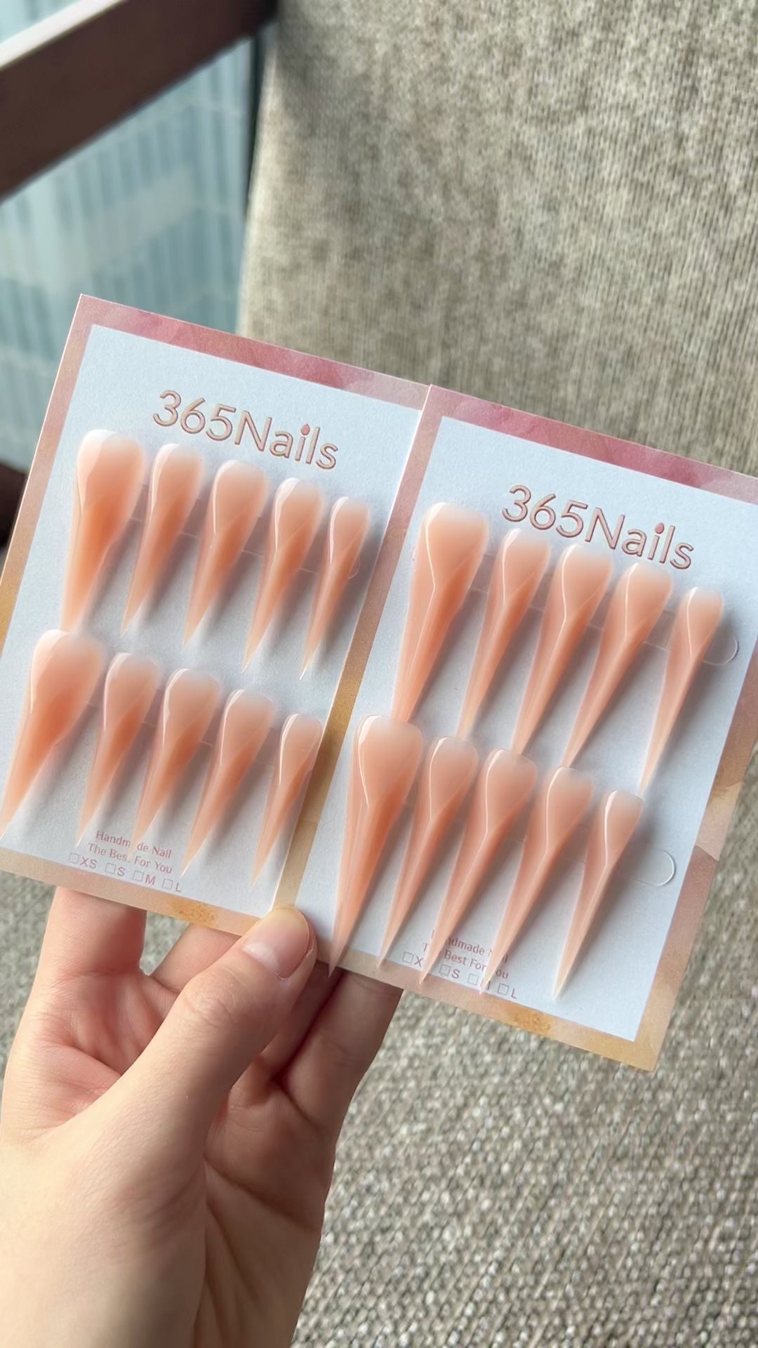 Load video: 桃奶霜龍爪尖形穿戴甲｜柔和裸色果凍光｜365Nails Premium 手工製龍系列