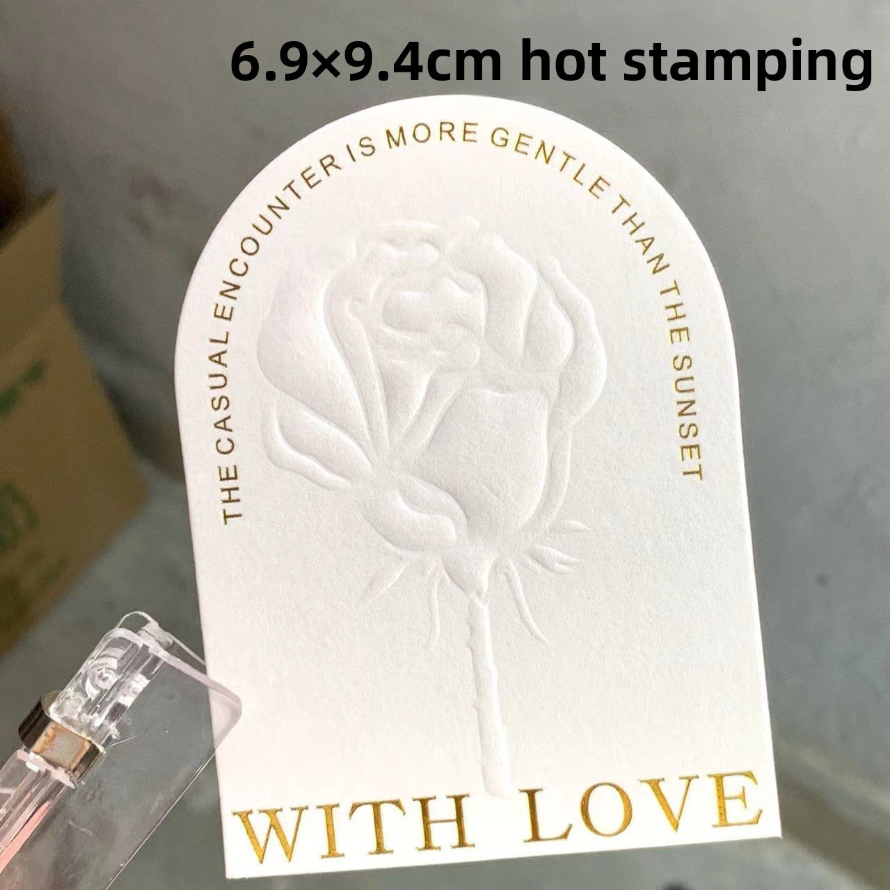 壓紋玫瑰棉紙穿戴甲展示卡（優雅手工製包裝）